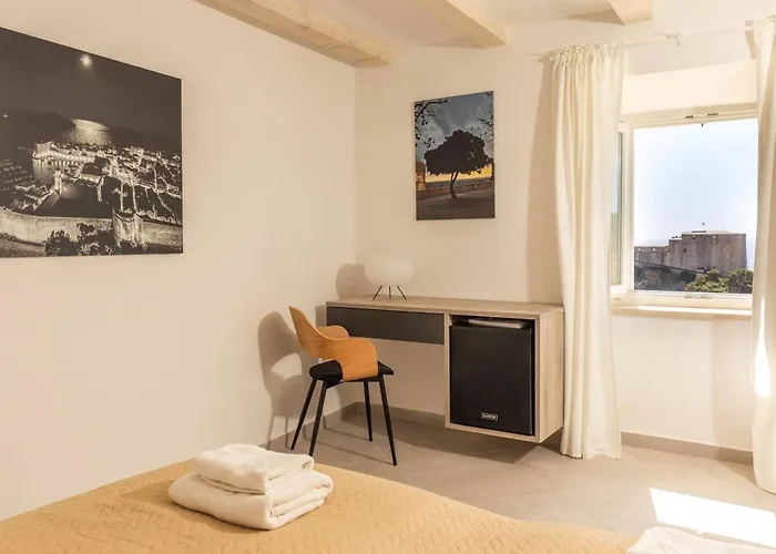 Stunning Holiday House In The Old Town By Irundo