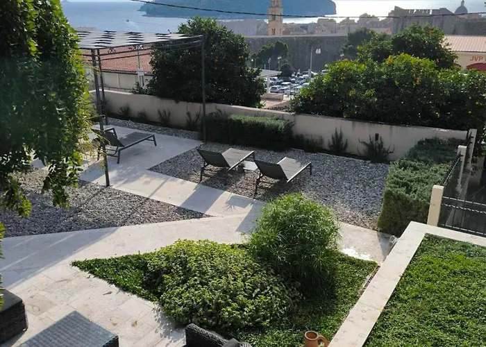 Holiday Home Festina Lente